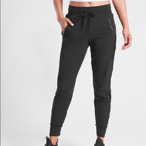 New Athleta Trekkie North Joggers Black 0